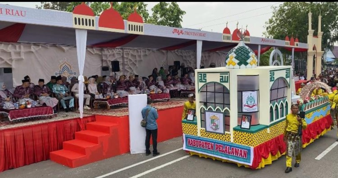 Bupati Zukri Hadiri Pelepasan Pawai Ta’aruf MTQ ke-43 Tingkat Provinsi Riau di Bengkalis
