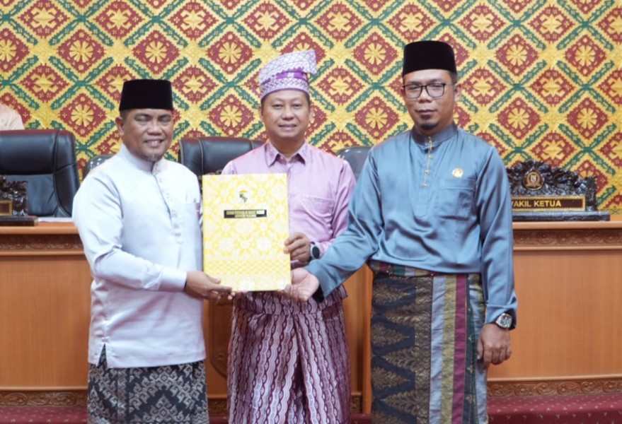 Bupati Zukri Hadiri Sidang Paripurna Penandatanganan Nota Kesepakatan KUA dan PPAS Perubahan APBD Tahun 2025