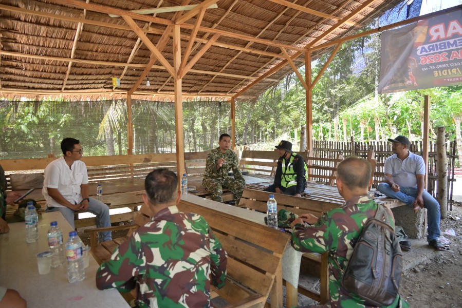 Pimpin Briefing Bersama Pengawas dan Dinas PU, Dansatgas TMMD Ke-129 Pastikan Seluruh Sasaran Tepat Waktu