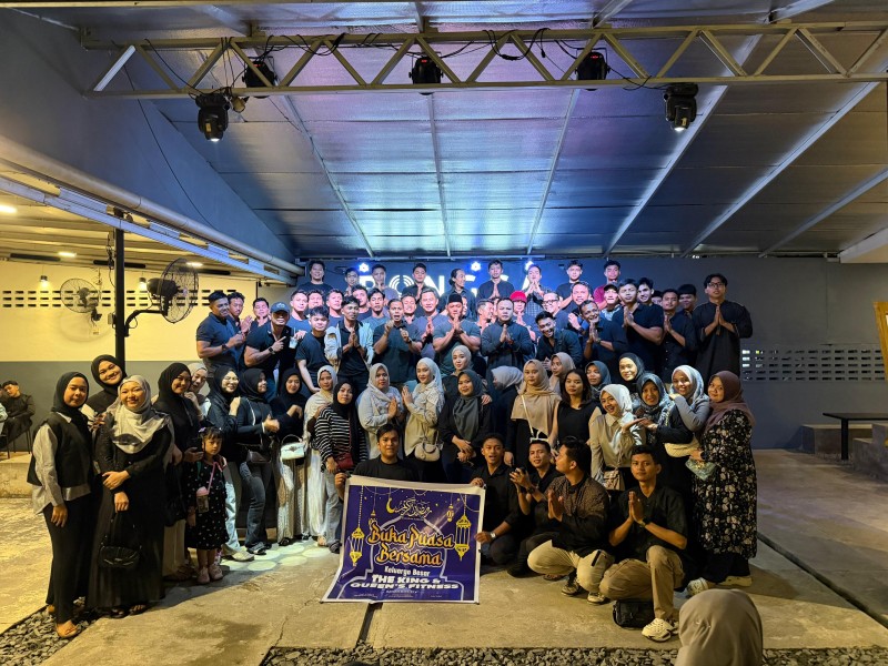 Bukber Keluarga Besar The King & Queen’s Fitness, Pererat Silaturahmi di Rongga Caffe**
