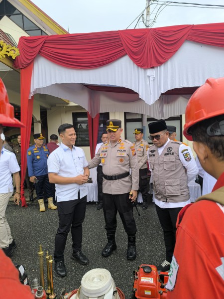 Bupati Zukri Bersama Kapolres Pelalawan Pimpin Apel Kesiapsiagaan Penanganan Karhutla Tahun 2025