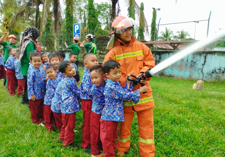 Anak Usaha Astra Agro di Pelalawan Gelar Edukasi Penanggulangan Kebakaran
