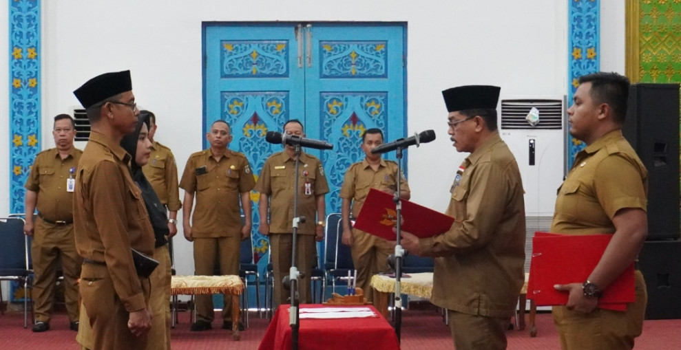 Pj. Sekda Pelalawan Lantik Pejabat Fungsional dan Pegawai PPPK Pada Penghujung Tahun 2024