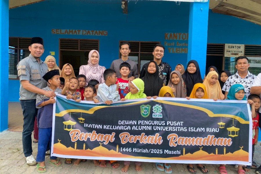 Berbagi Keberkahan Jelang Lebaran Idul Fitri, Pengurus IKA UIR Santuni Anak Yatim Piatu